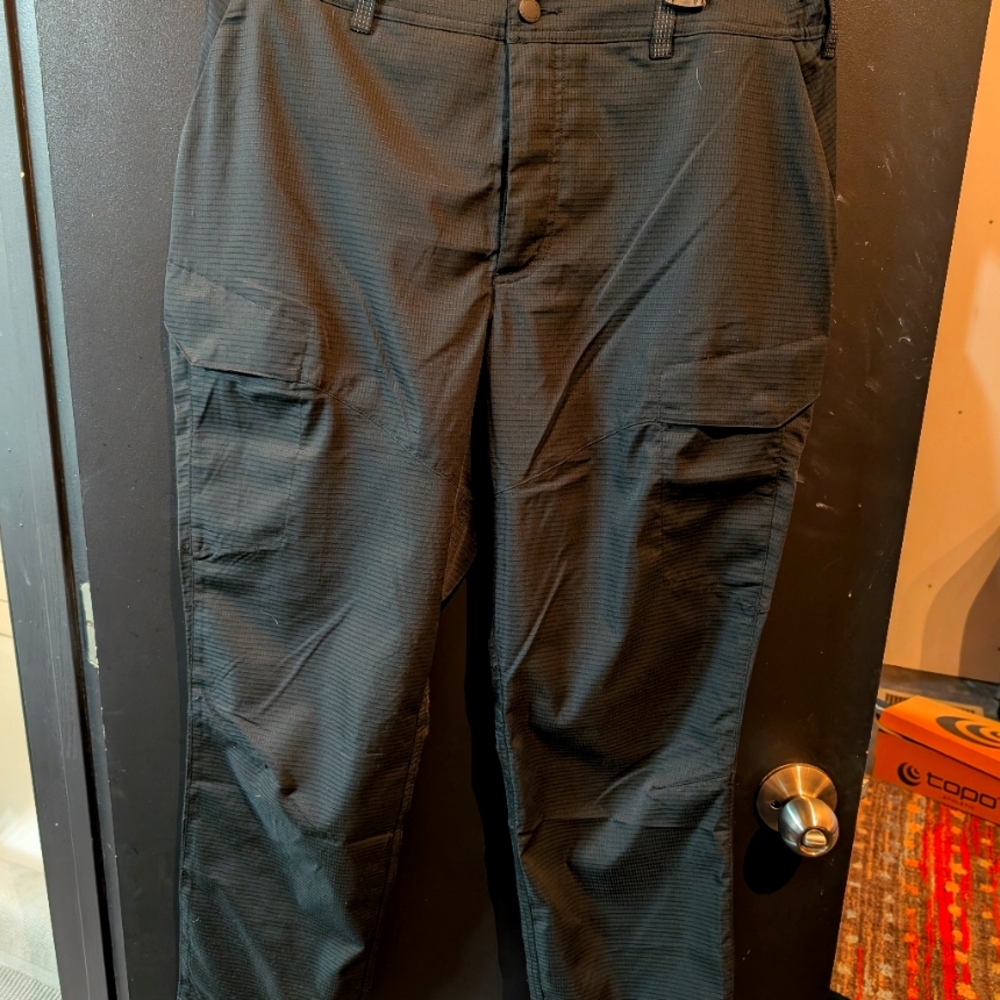 NWOT Duluth 14 short cargo pants
